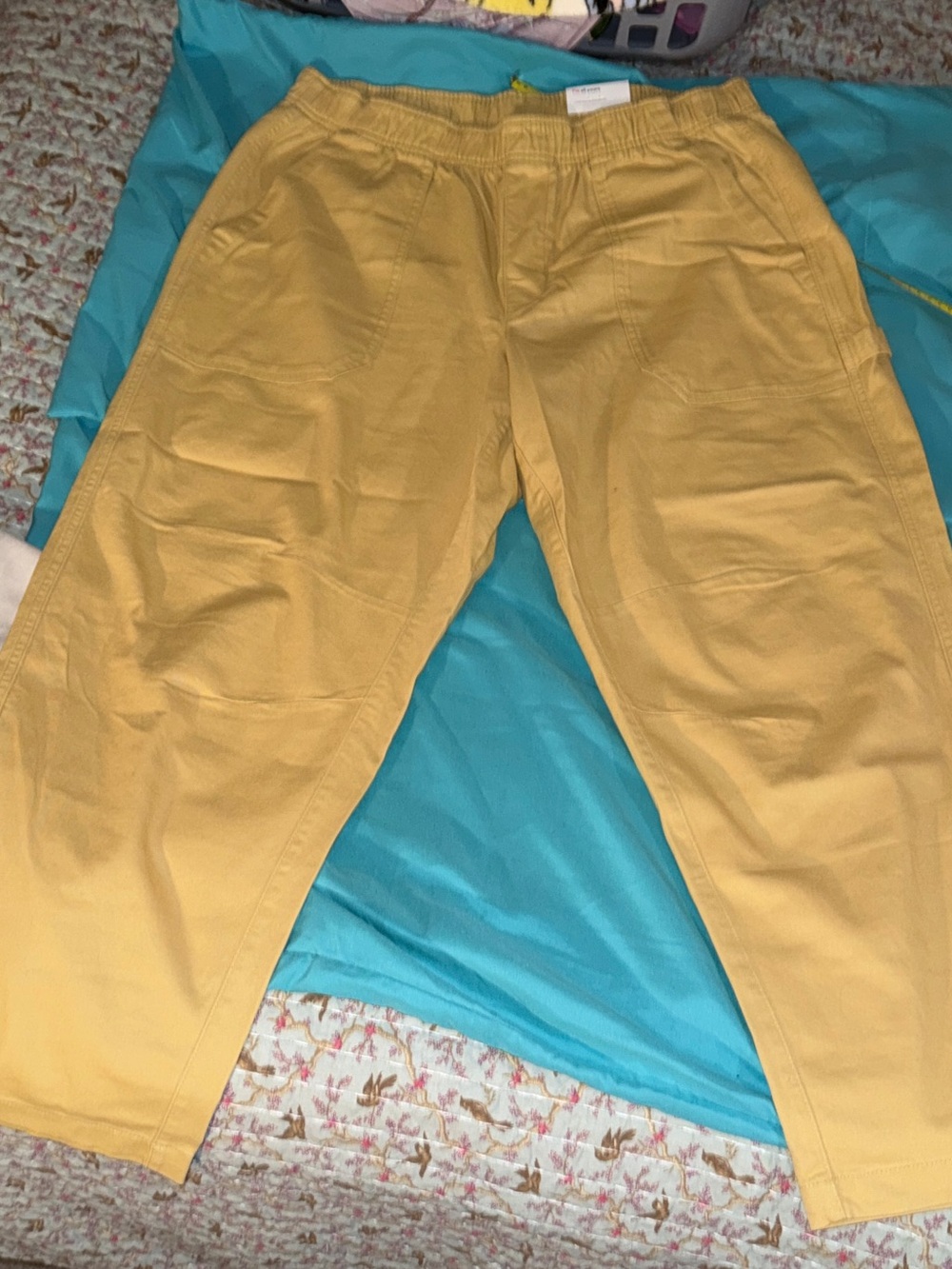 Women’s Old Navy Pull up Chino Pants in Mustard Yellow